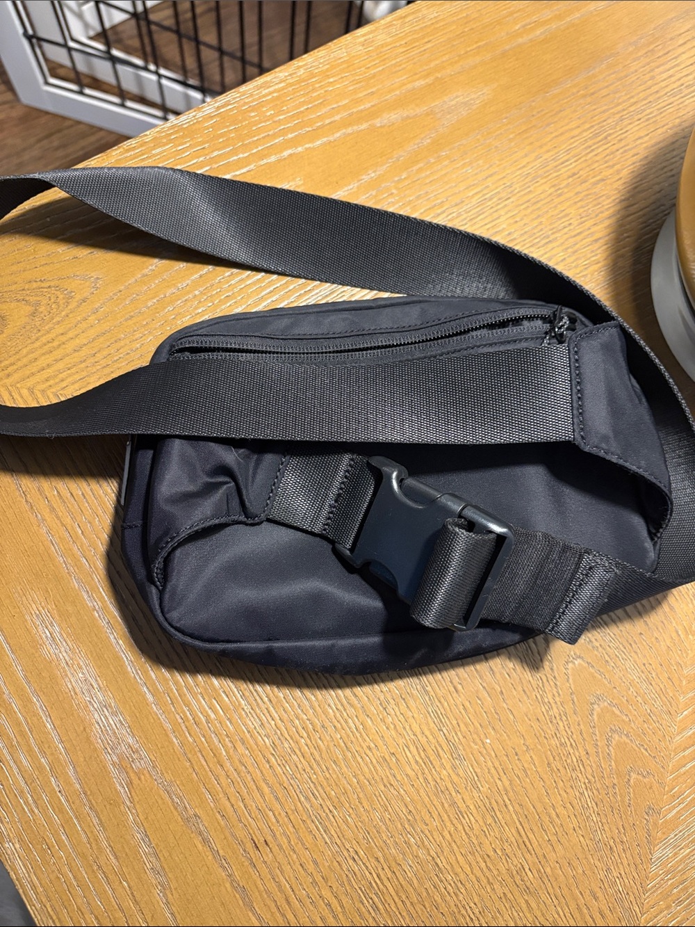 lululemon black crossbody pouch with mesh organizer - Picture 5 of 5